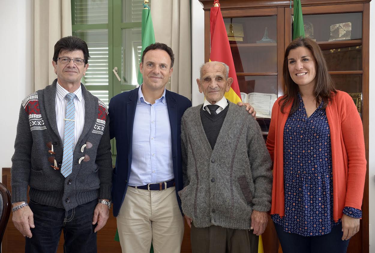 Recepción en el Ayuntamiento a Alba Gallardo y José Vicente Macías