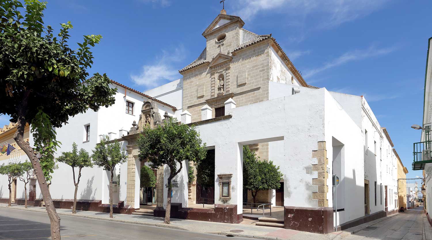 La Corporación Municipal muestra su apoyo a la plantilla del 
Hotel Monasterio San Miguel