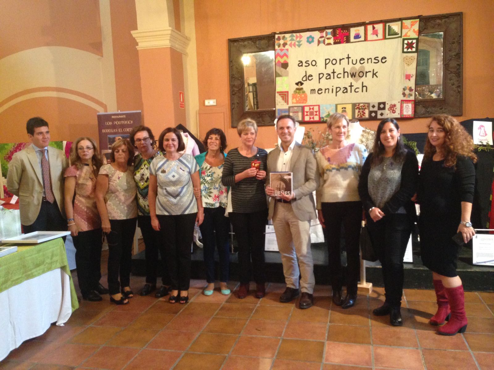 El alcalde asiste al V Encuentro de Patchwork que organiza la Asociación portuense 