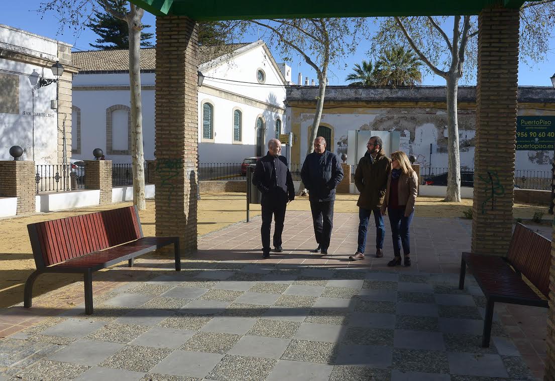 La Plaza Enrique Bartolomé López-Somoza vuelve a abrirse al público tras las obras de remodelación