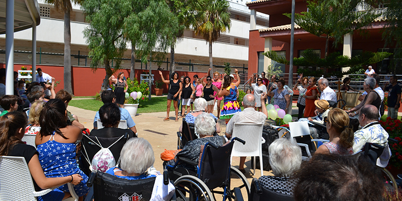 El Centro de Mayores 'Puertoluz' celebra el Día del Abuelo