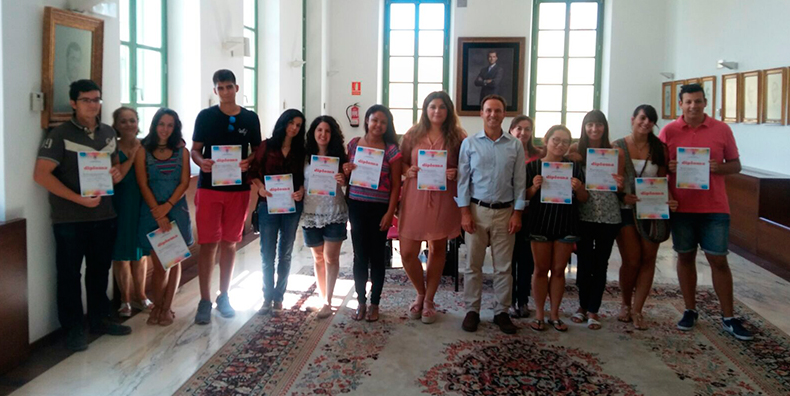 Jóvenes portuenses concluyen con éxito el curso de inglés