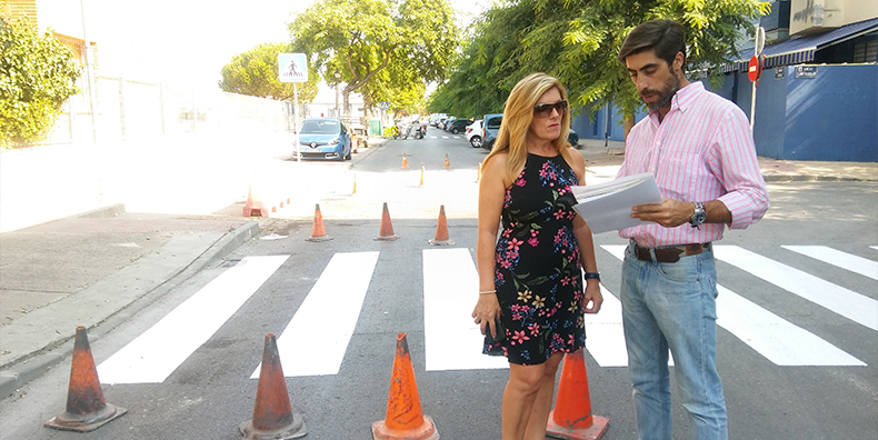 El Ayuntamiento da respuesta a las demandas de El Juncal en materia de señalización y reorganización de los aparcamientos