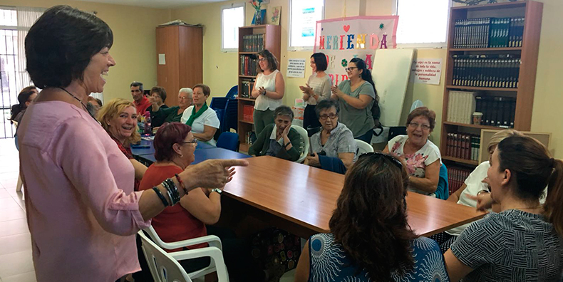 Talleres de educación cívica llenan de contenido  una jornada de convivencia con personas mayores  en Los Milagros