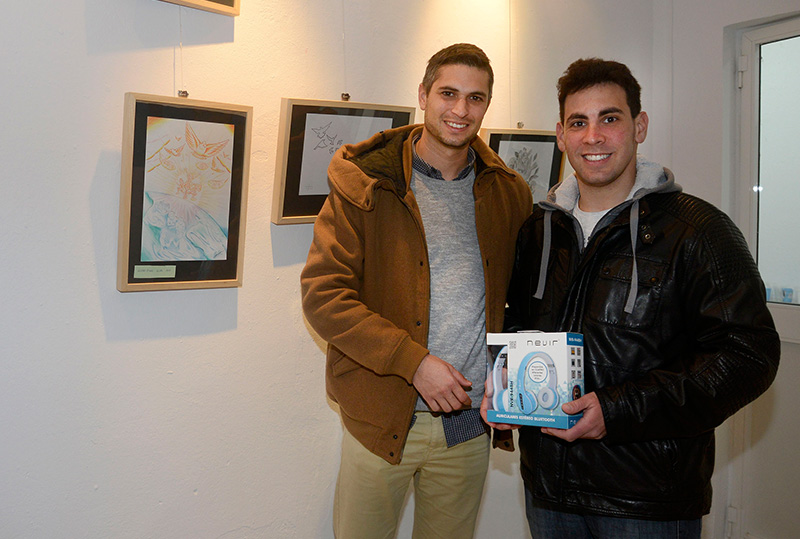 Juventud entrega el premio de dibujo con motivo del Día de la No Violencia y la Paz