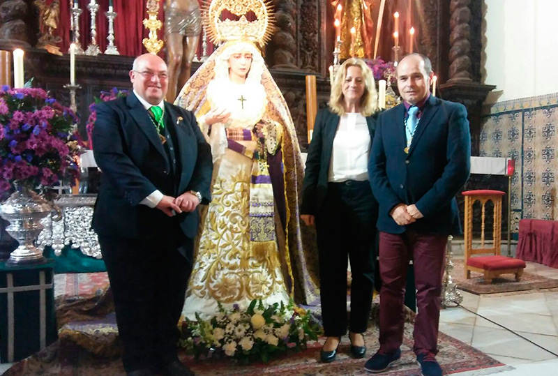 Ana María Arias acude a la Exaltación de la Vera Cruz