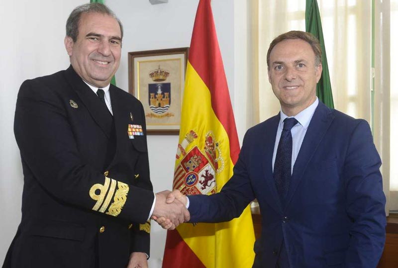 El alcalde recibe al nuevo Almirante Jefe del Arsenal de Cádiz