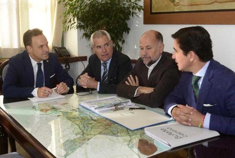 El alcalde respalda los procesos de regularización de las ARGs Montesdeoca y Los Naranjos