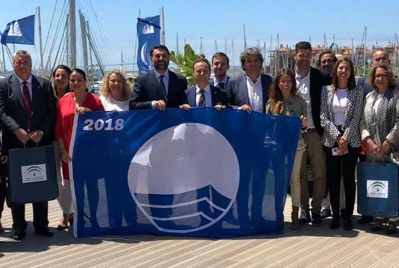 El alcalde agradece a la Junta “convertir a El Puerto en epicentro turístico andaluz con la entrega de las banderas azules”