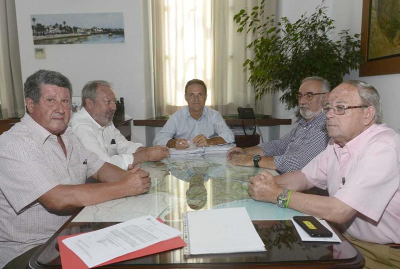 El alcalde aborda con la Asociación de Empresarios casos concretos de nuevas empresas interesadas en El Puerto