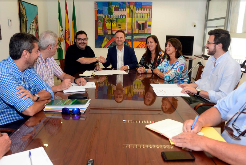 El alcalde firma con Territorio y Ciudad el inicio de los trabajos previos a la aprobación inicial del Peprichye