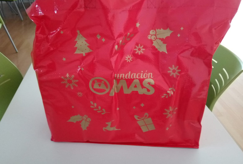 125 familias portuenses han recibido una cesta de navidad gracias a la colaboración de la Fundación MAS y el área de Bienestar Social