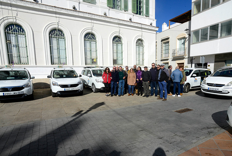 Adhesión de la Agrupación del Taxi a la lucha contra la violencia machista en las calles de El Puerto