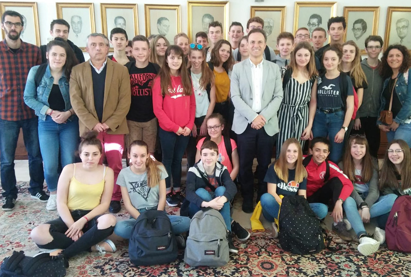Visita al Ayuntamiento de un grupo de alumnos y alumnas franceses de intercambio