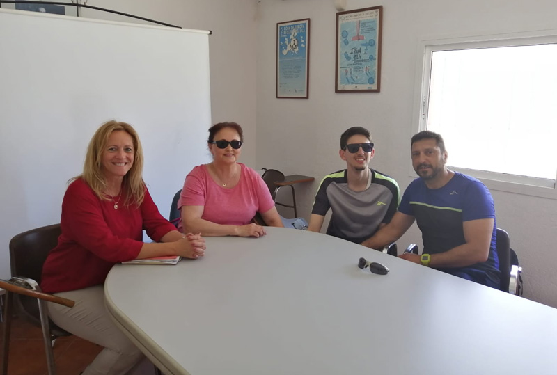 La Concejal de Fiestas, Ana María Arias, se reúne con la Asociación de Autismo Santa María de El Puerto