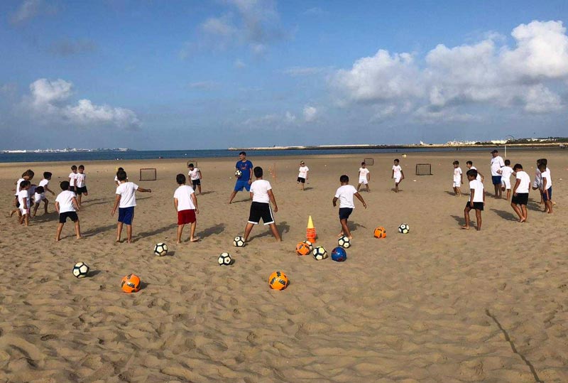 El Clinic de Fútbol Playa El Puerto concluye su segunda edición aumentando la participación