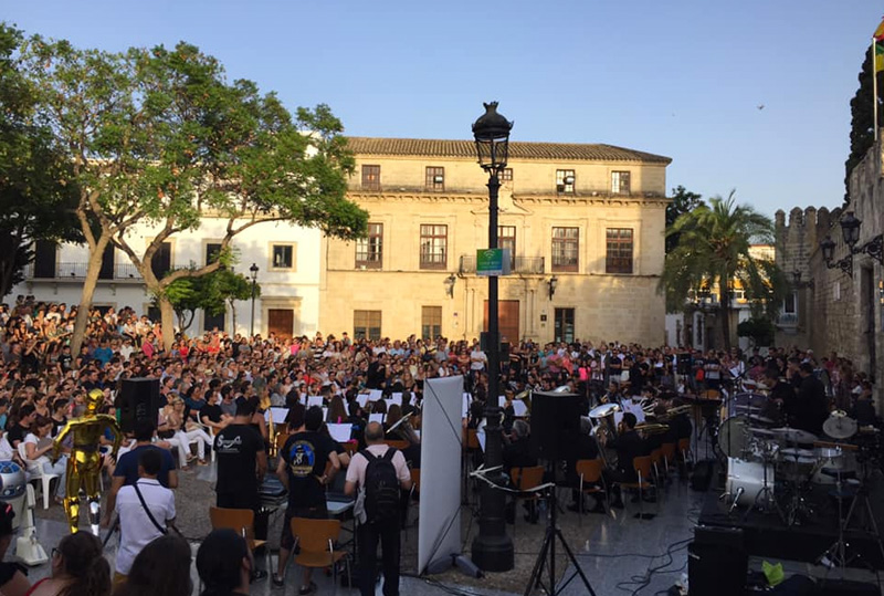 El Ayuntamiento felicita a Insomnia y a la Banda de Música Maestro Dueñas