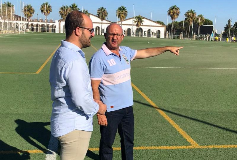 El campo de fútbol de El Juncal contará con nuevo césped artificial