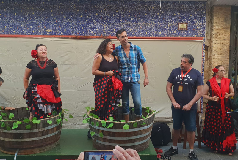 El concejal de Fiestas, David Calleja, felicita a la Peña Gastro – Vinícola La Solera por su IV Jornada Cultural “Fiesta de la Vendimia”