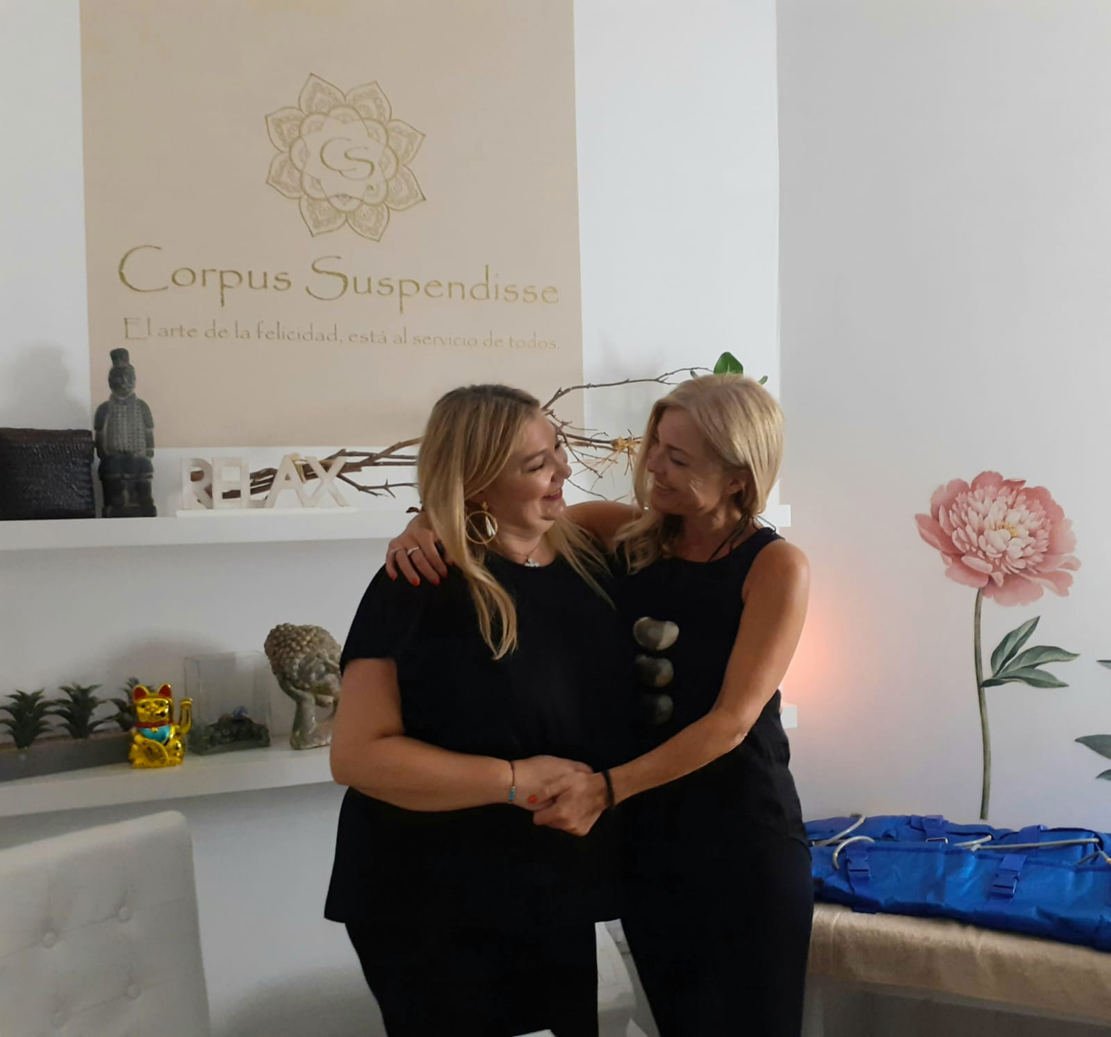 La concejal de Comercio, Blanca Merino, inaugura Corpus Suspendise, un nuevo centro de belleza y bienestar sito en Pinar Alto