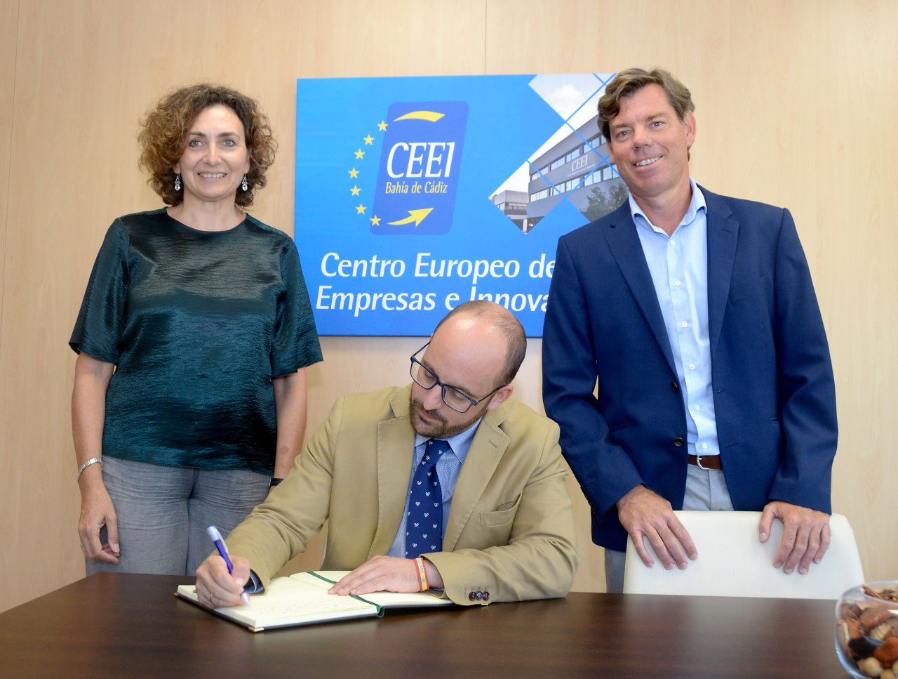 El alcalde visita a los empresarios del CEEI Bahía de Cádiz