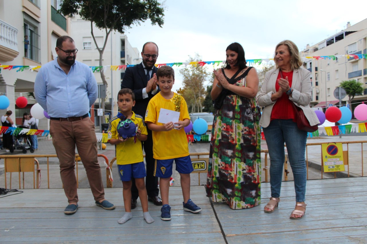 Lara felicita a la Asociación de Vecinos “La Música” por la organización de la fiesta popular que fue punto de encuentro de multitud de portuenses