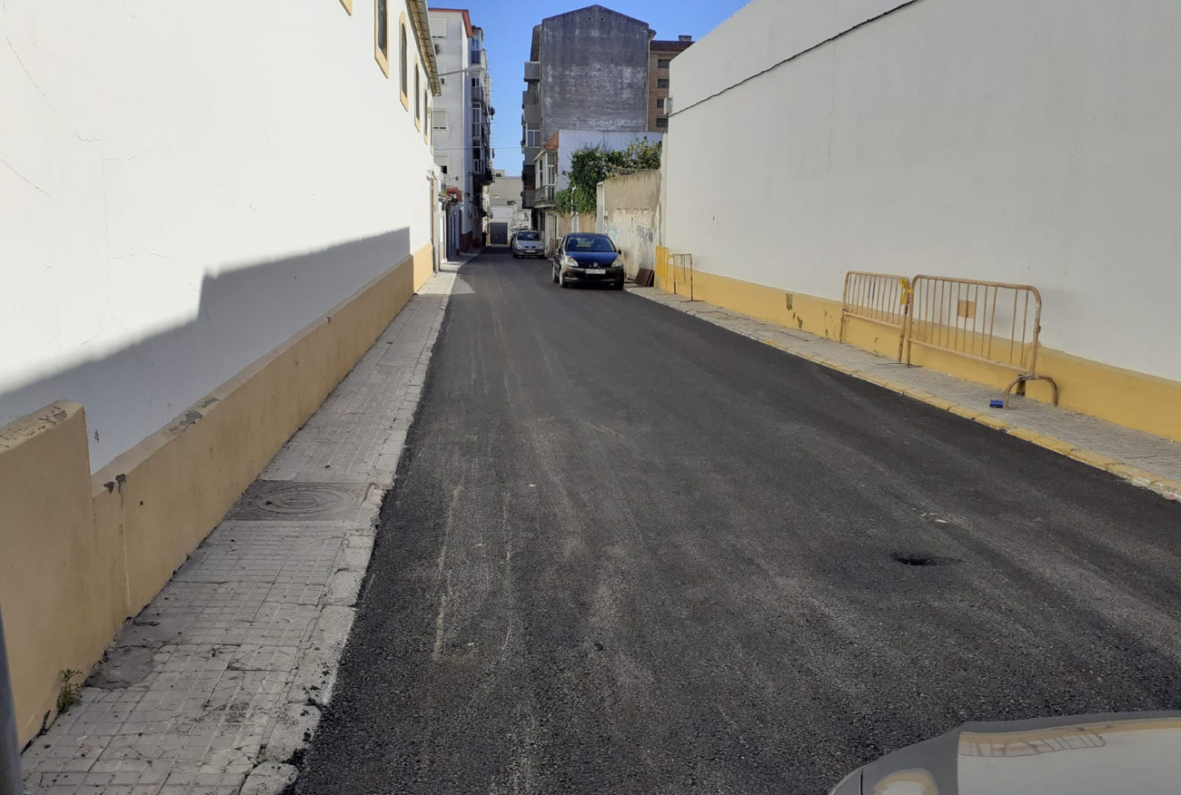 Mantenimiento Urbano lleva a cabo el asfaltado de las calles Rueda y Jesús Cautivo en el centro histórico