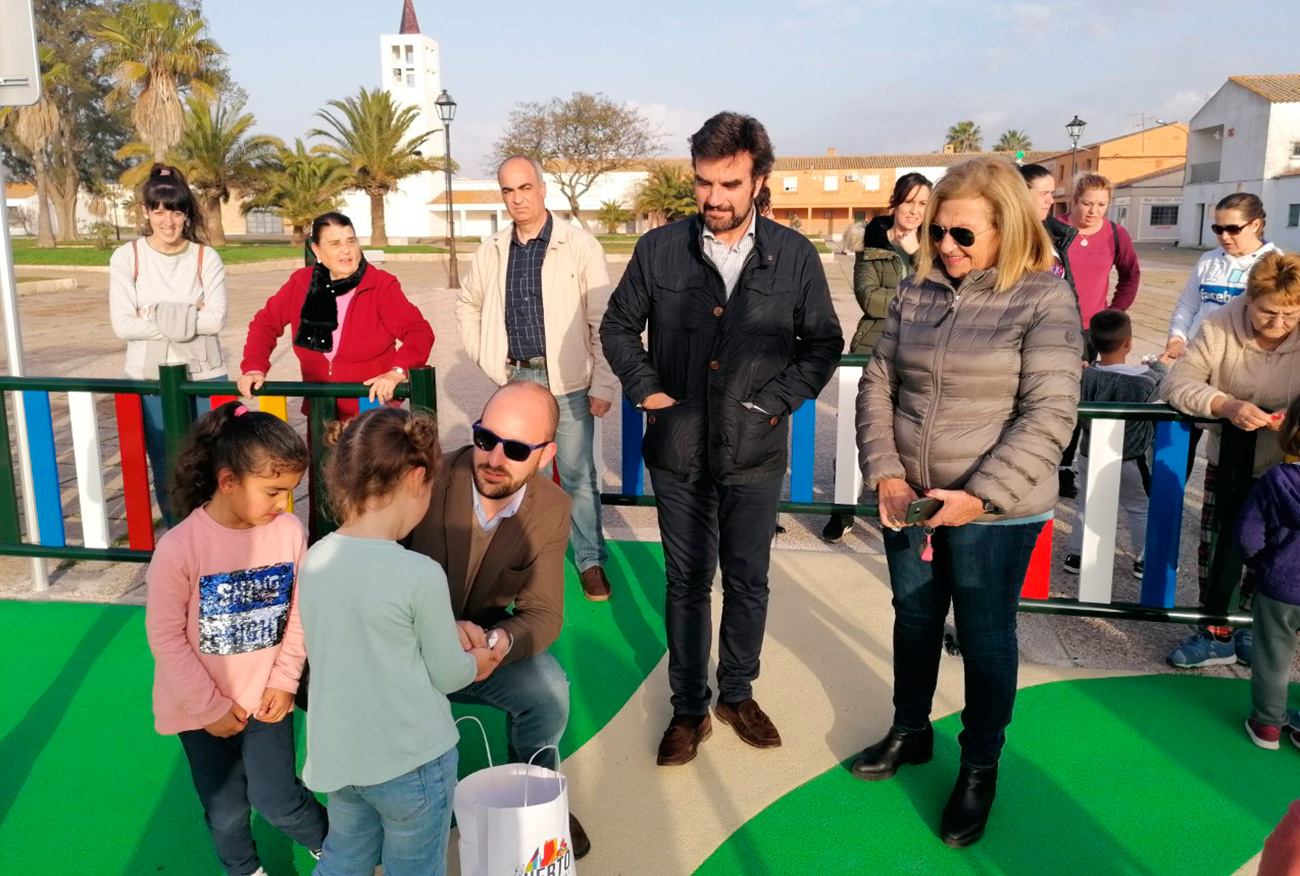 Inaugurado el parque infantil del Poblado de Doña Blanca