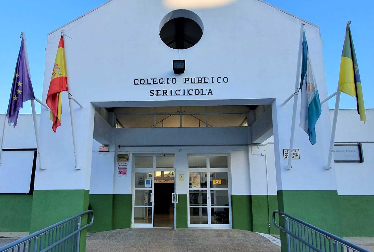 Educación comienza el reparto de menús a 76 familias con menores en riesgo de exclusión social en colegios de El Puerto