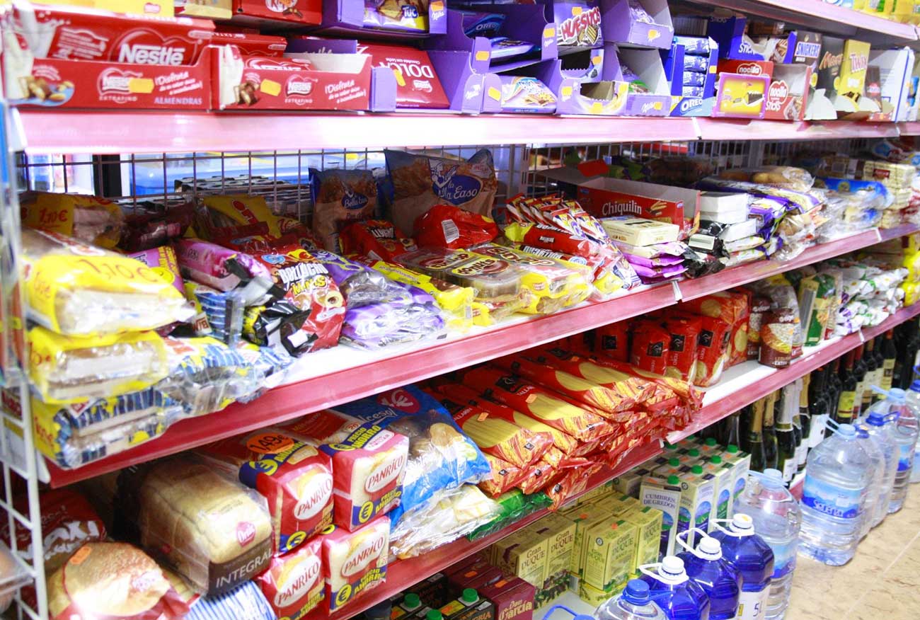 Los comercios minoristas de alimentación y productos de primera necesidad podrán abrir el 9 y 10 de abril