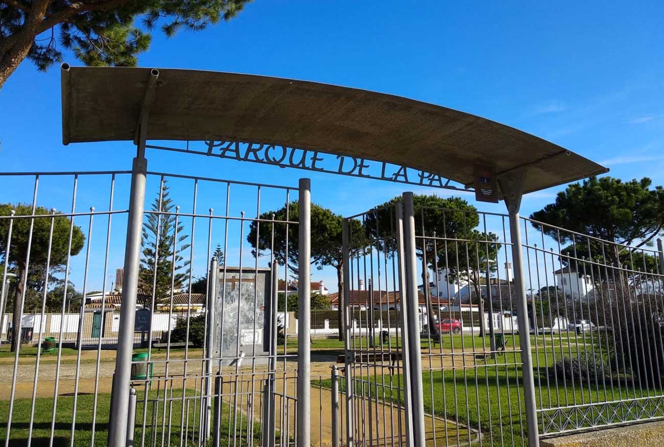 El tramo central del Parque de la Paz, en Valdelagrana, cerrado al público provisionalmente por obras