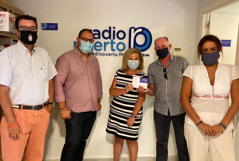Radio Puerto hace entrega de las donaciones recaudadas en la Noche de Música Solidaria