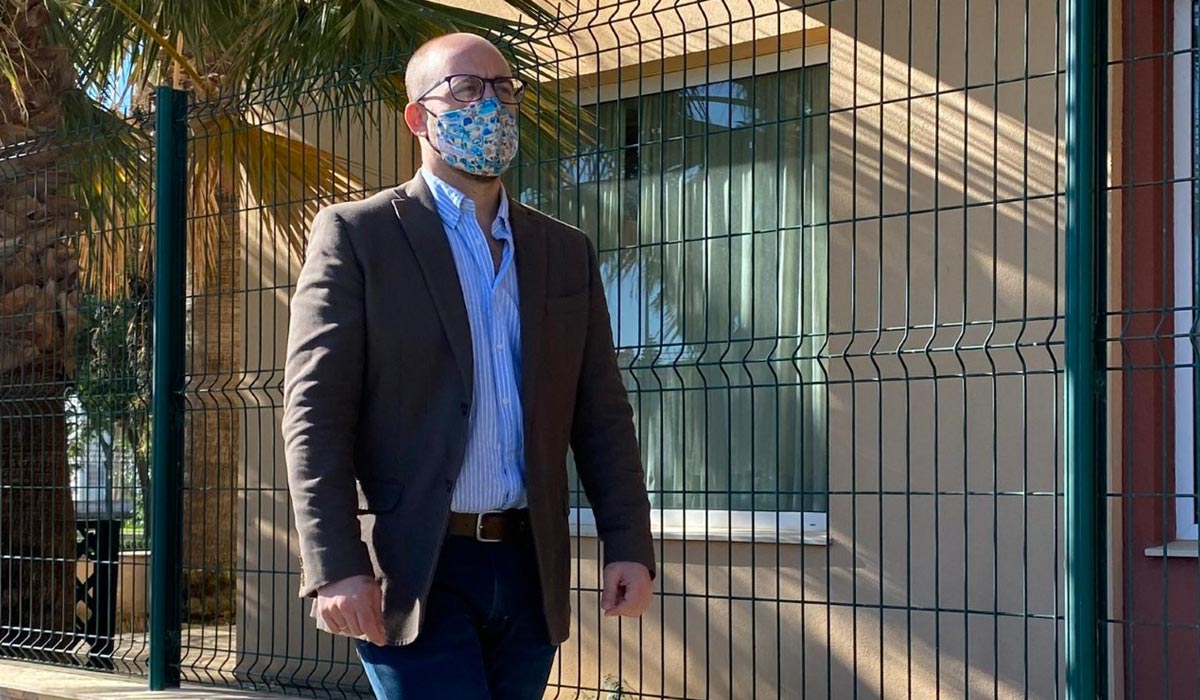 El alcalde Germán Beardo destaca que el nuevo consultorio de Valdelagrana ubicado junto a la Residencia Puerto Luz garantizará la prestación de un servicio sanitario de calidad