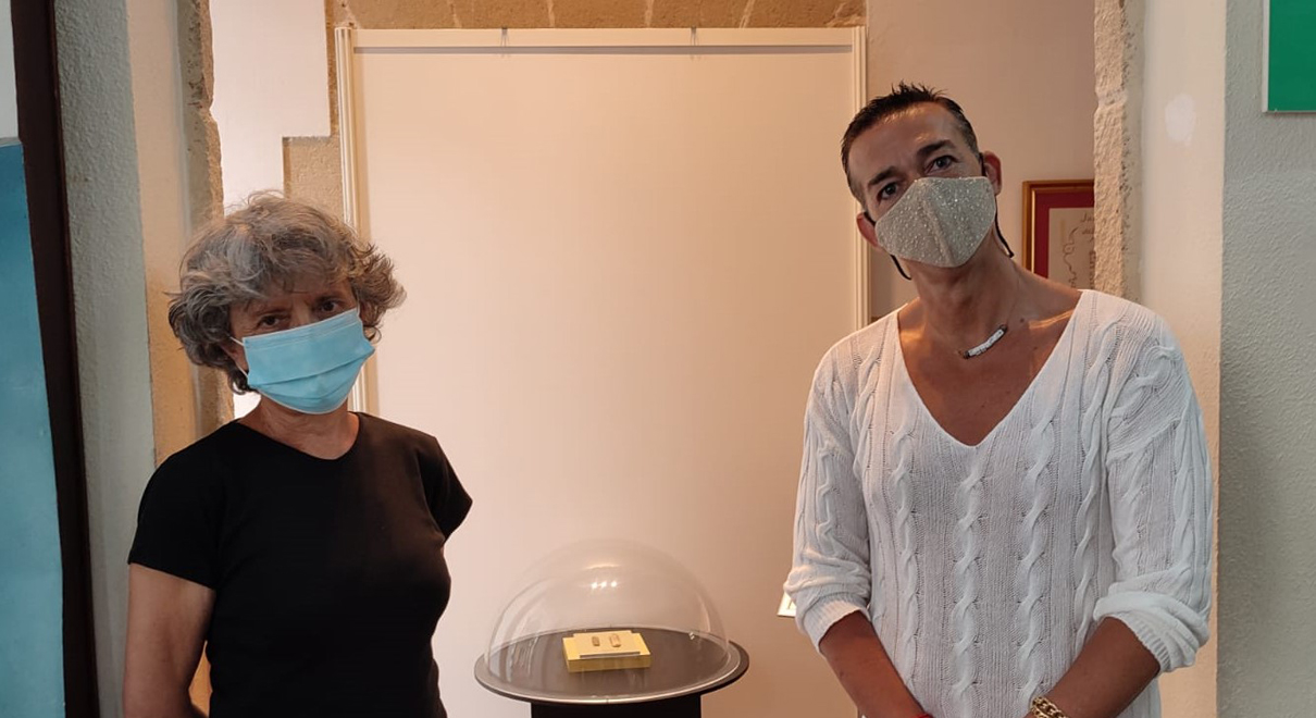 Calleja presenta la Pieza del Mes del Museo Municipal, unas hojas de cuchillos de sílex fechados en la prehistoria reciente