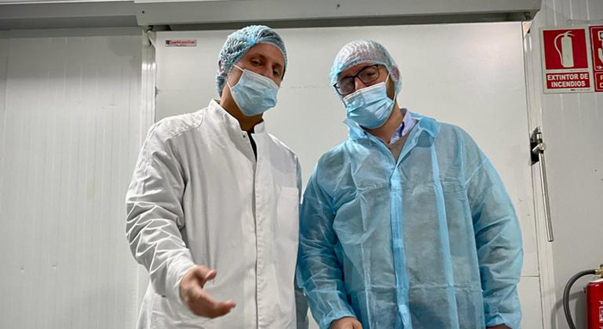 Beardo visita la empresa Abuelo Bread, que ha conquistado desde El Puerto el mercado de productos sin gluten