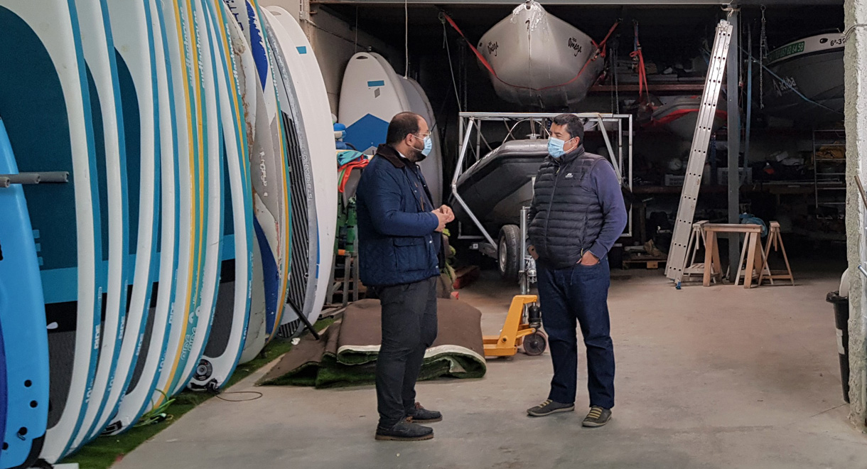 Bello destaca el carácter pionero en la ciudad de Actiba Mar & Aventura en el sector del turismo activo