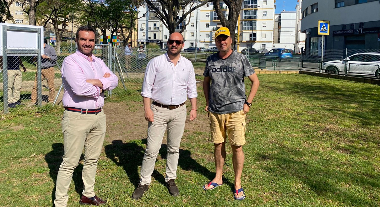 Germán Beardo inaugura el segundo parque canino de El Puerto, en el Parque del Vino Fino
