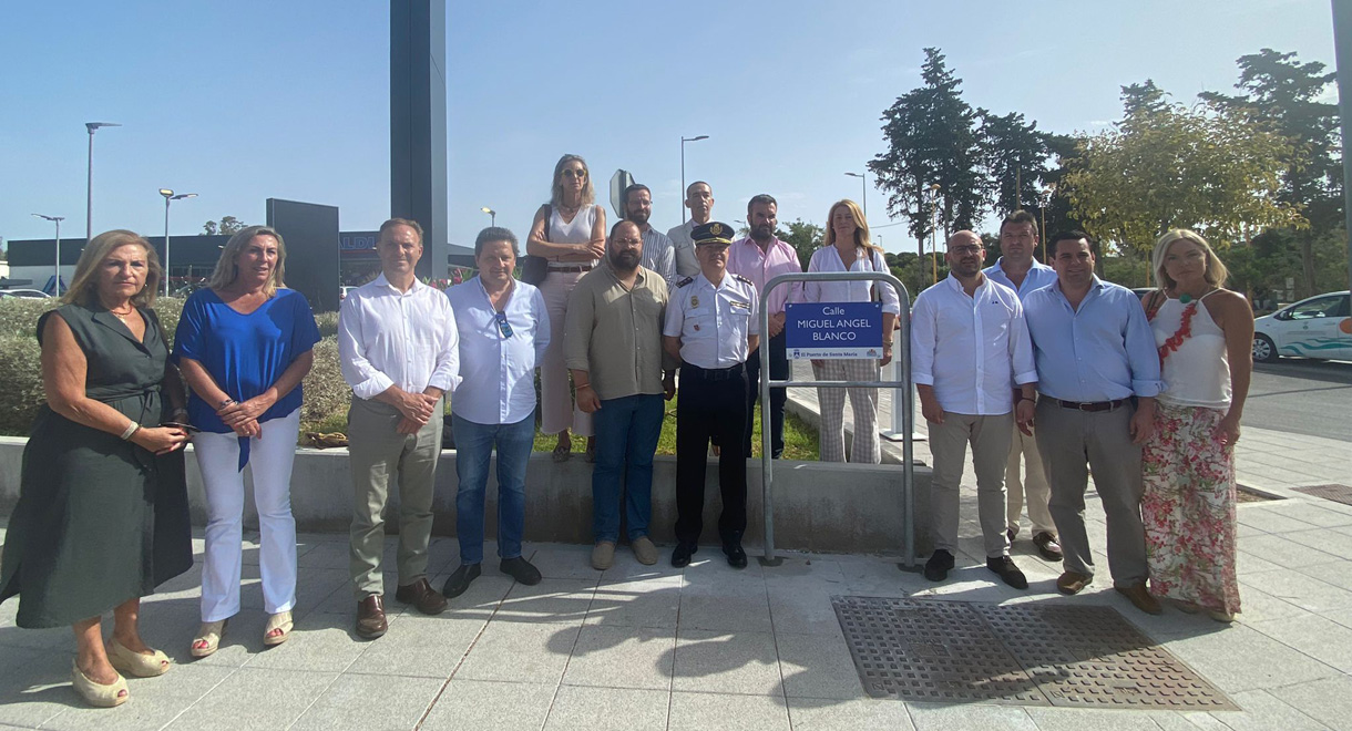 El Puerto inaugura la calle Miguel Ángel Blanco en el 25º aniversario de su secuestro y asesinato