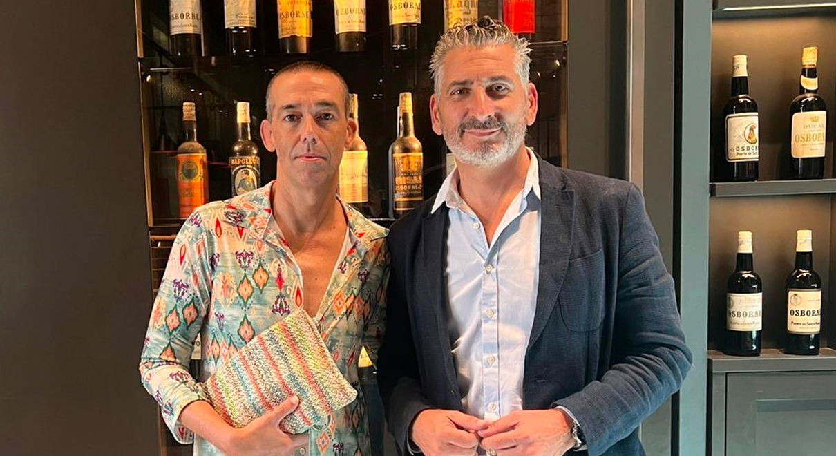 Calleja destaca la aportación del restaurante Toro Tapas a la vida cultural de la ciudad con la puesta en marcha de “Toro Garden”