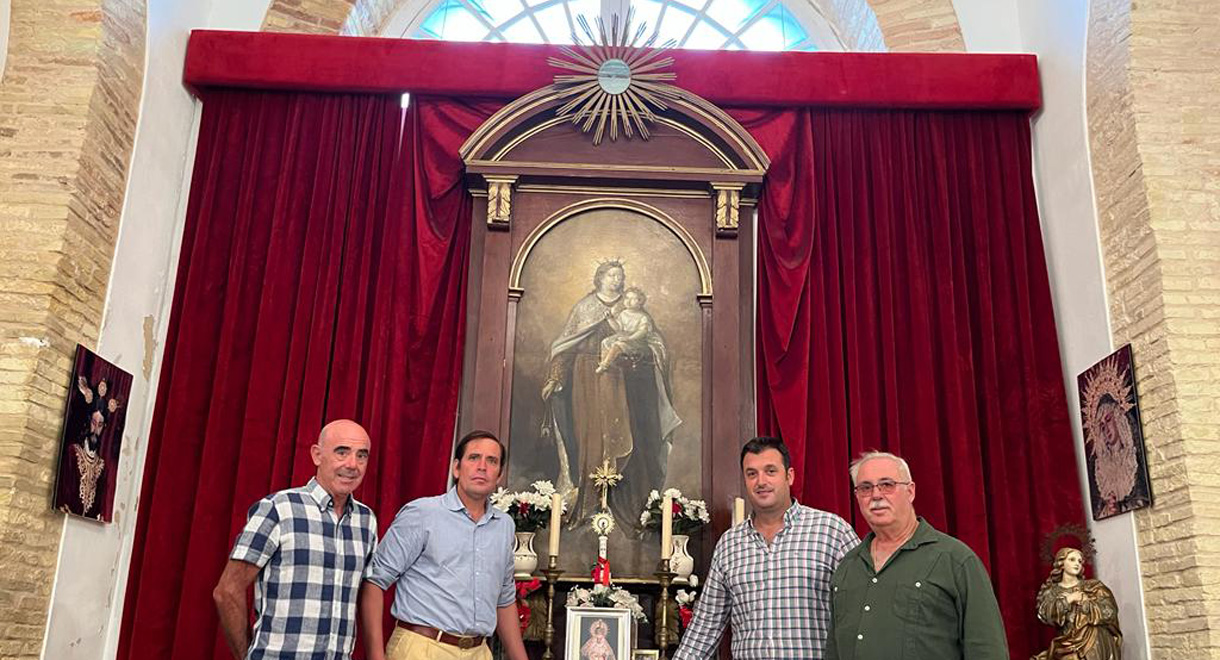 La Hermandad de la Macarena entrega a la Capilla de la Plaza Real un cuadro de la Virgen de la Esperanza La Hermandad de la Macarena entrega a la Capilla de la Plaza Real un cuadro de la Virgen de la Esperanza