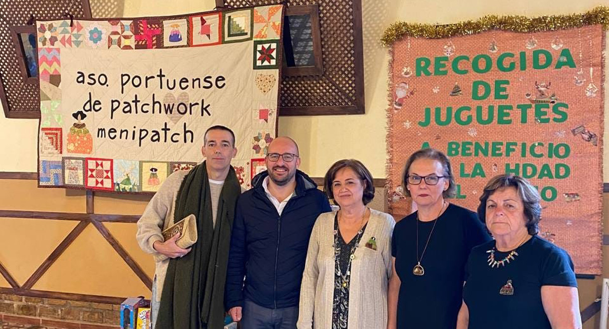 Beardo y Calleja felicitan a la Asociación Portuense de Patchwork “Menipatch” por el éxito de su encuentro navideño