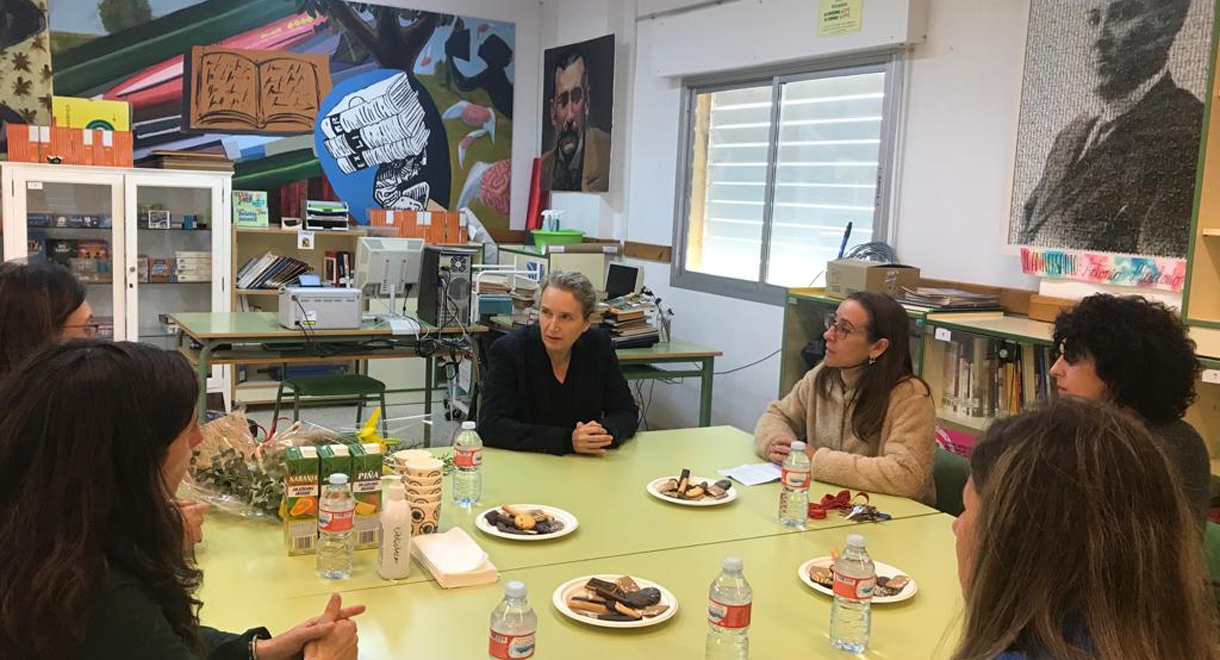 La concejal de Educación se reúne con el IES Las Banderas para impulsar la implantación de la FP Dual