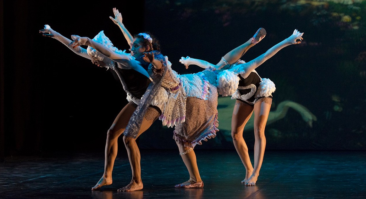 'El lago de los cisnes' aúna este sábado en el Teatro Municipal Pedro Muñoz Seca la música de Tchaikovsky con una historia del siglo XXI