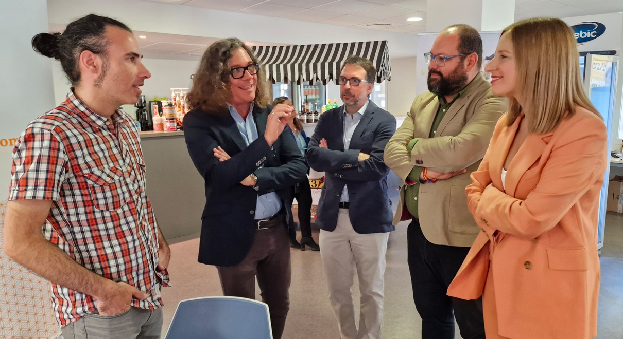 Bello destaca la pujanza de Distribuciones Joaquín López Aragón en la inauguración del encuentro 'Toma pan y moja. El camino del obrador a la cocina'