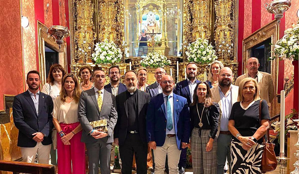 El alcalde Germán Beardo encomienda su segundo mandato a la Virgen de Los Milagros, Patrona y alcaldesa perpetua de El Puerto