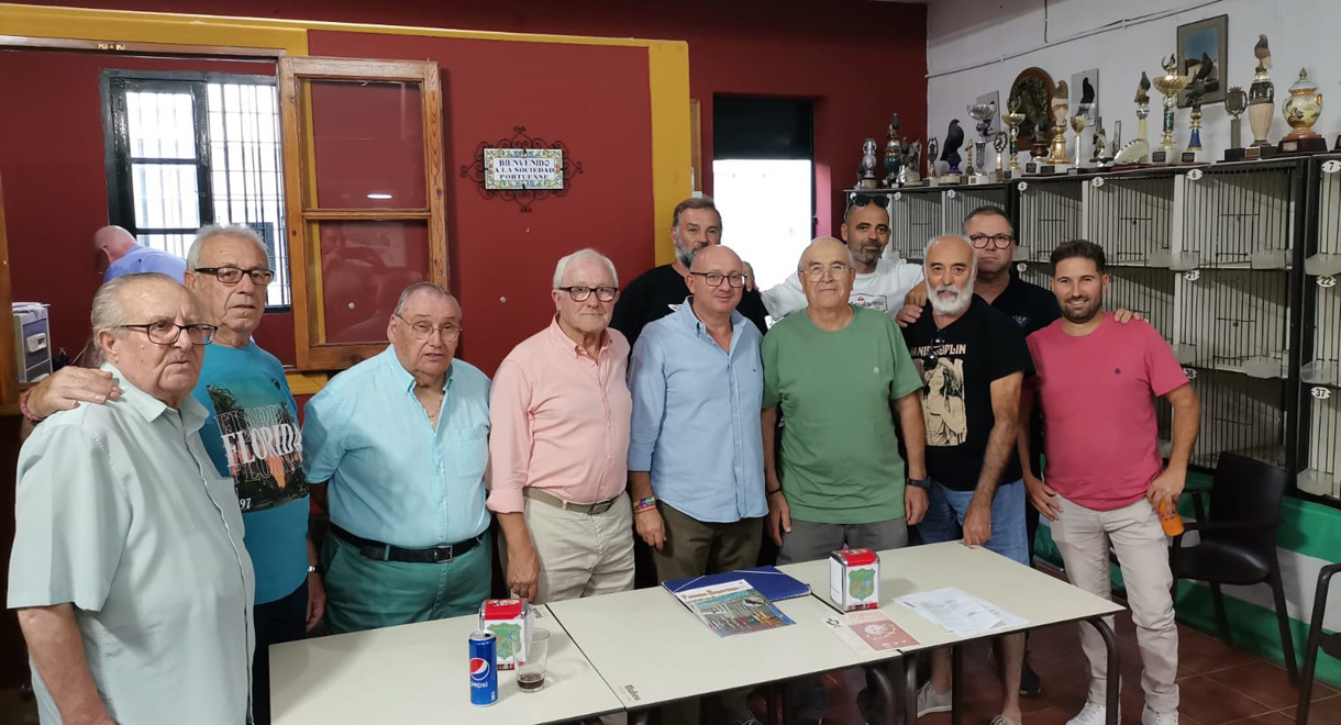 González Nieto manifiesta su apoyo a la labor del Club de Palomos “La Portuense”