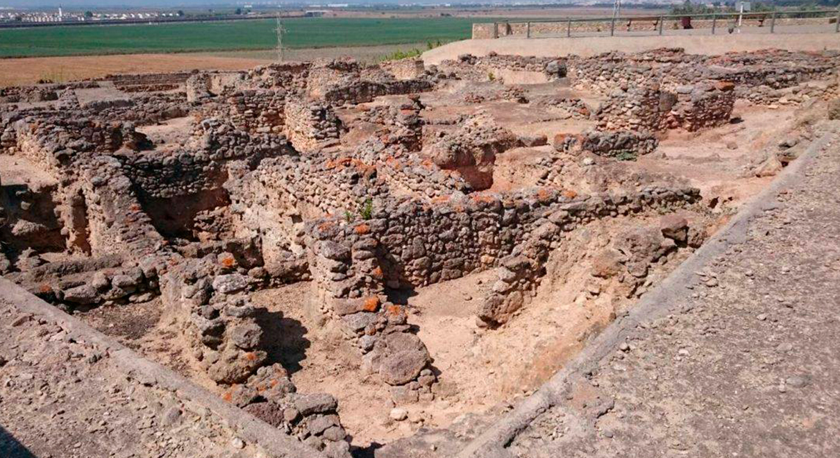 El Puerto impulsa un ciclo de conferencias y visitas para divulgar la singular trascendencia del yacimiento fenicio de la Sierra de San Cristóbal