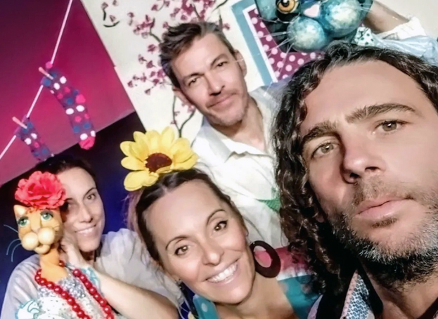 UN PATIO CON MUCHO ARTE