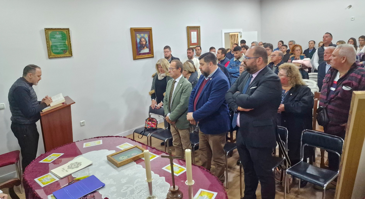 Bello acompaña a la Agrupación Parroquial de Nuestro Padre Jesús de la Redención en el Beso de Judas en la inauguración de su Casa de Hermandad