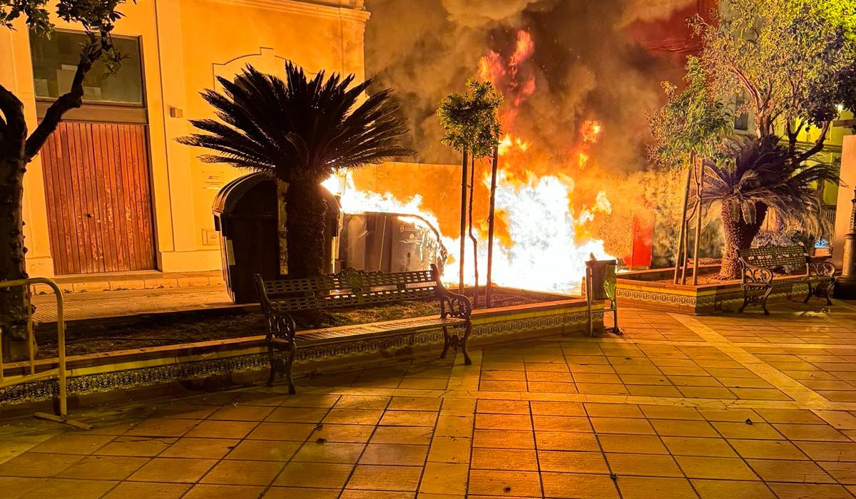 Millán Alegre denuncia el vandalismo callejero de quema continuada de contenedores, que supera este trimestre los 20.000 euros de pérdidas